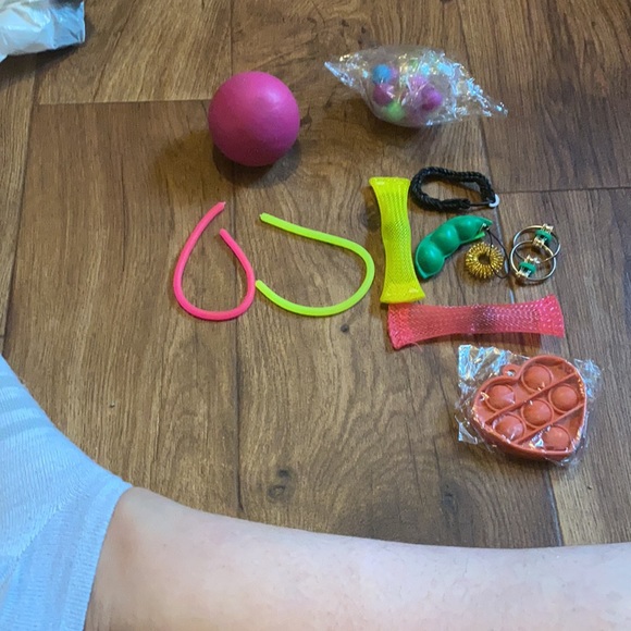 Fidgets - Picture 3 of 7